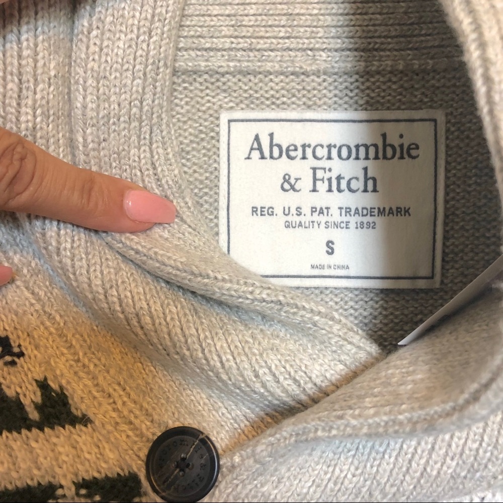 ⬇️NWT Abercrombie &Fitch Shawl Cowl Collar Sweater - Picture 7 of 8